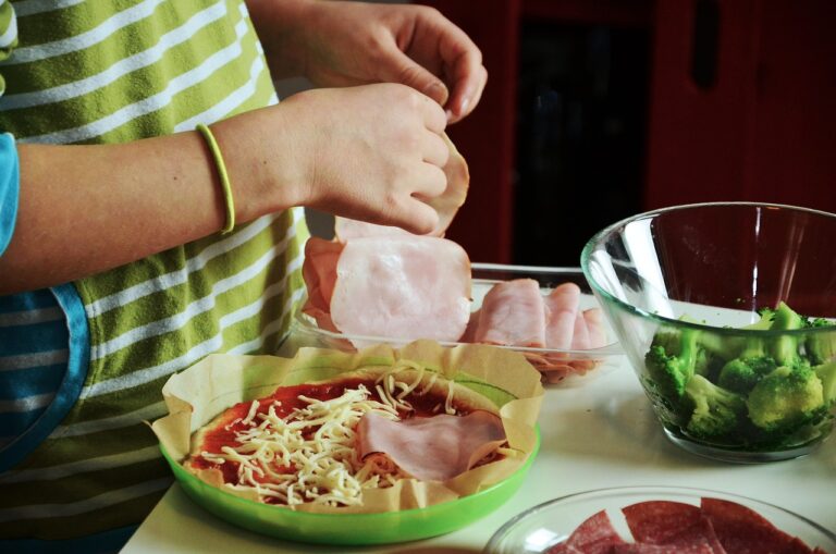 Calzone nadziewana pizza w kształcie pieroga