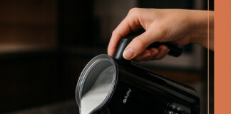 Przepis na spienione mleko do kawy (z wykorzystaniem spieniacza RUHHY)