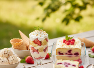 Garść pomysłów na letnie desery z chałwą i bitą śmietaną Garść pomysłów na letnie desery z chałwą i bitą śmietaną