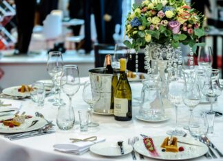 Jak dobrać kolory dekoracji do sali – harmonijne aranżacje