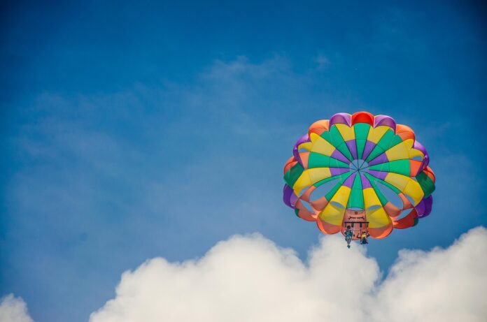 parachute-5408876_1280